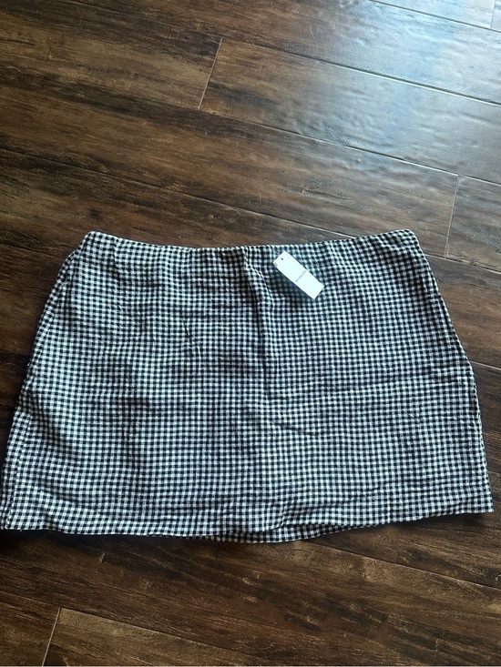 Abercrombie & Fitch Dresses & Skirts - Abercrombie & Fitch Black and White Gingham Mini Skort